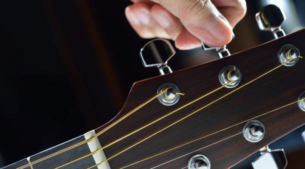 Как правильно настраивать гитару?